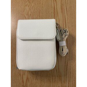 New Women’s Cross Body Handbag 👜 Purse 👛 White size 8”x6”x3” Travel Everyday